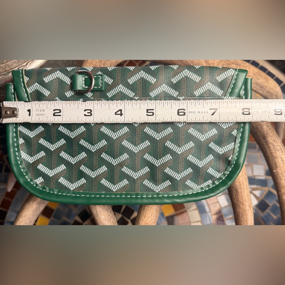 Green Chevron Patterned Women's Fashion Clutch Wristlet NEW - Picture 6 of 8